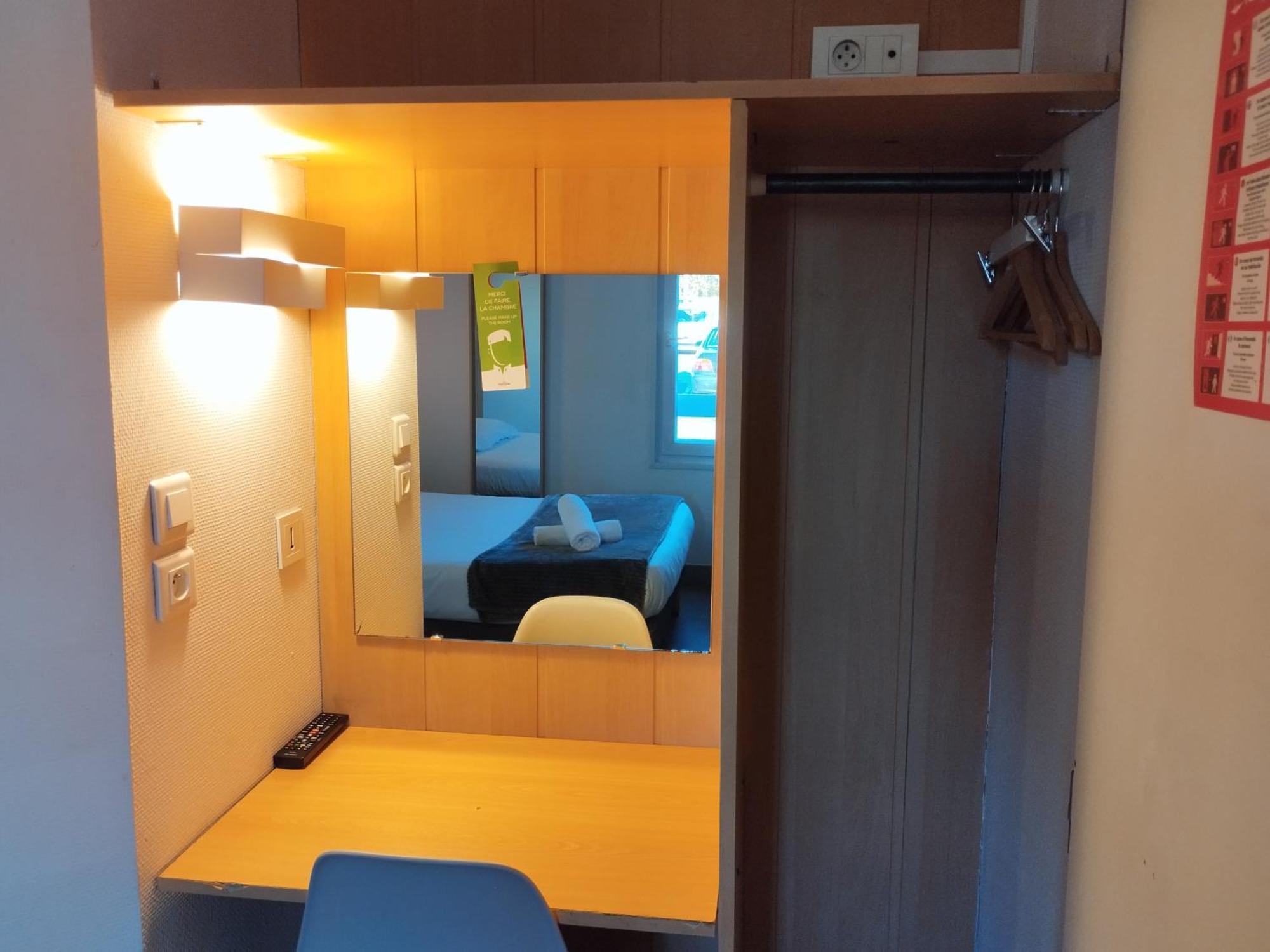 Fasthotel Clermont-Ferrand Gerzat Bagian luar foto