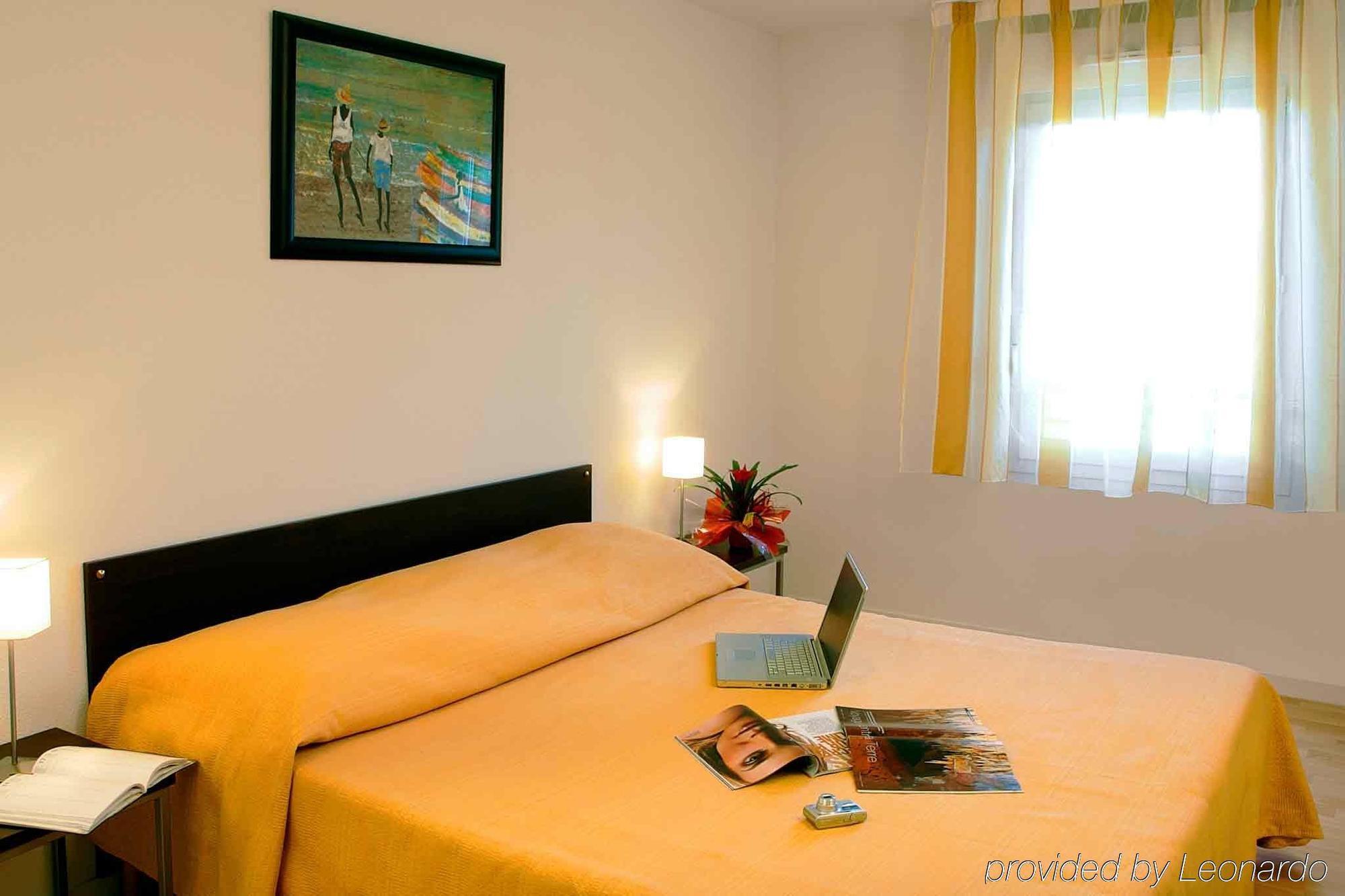 Fasthotel Clermont-Ferrand Gerzat Bagian luar foto