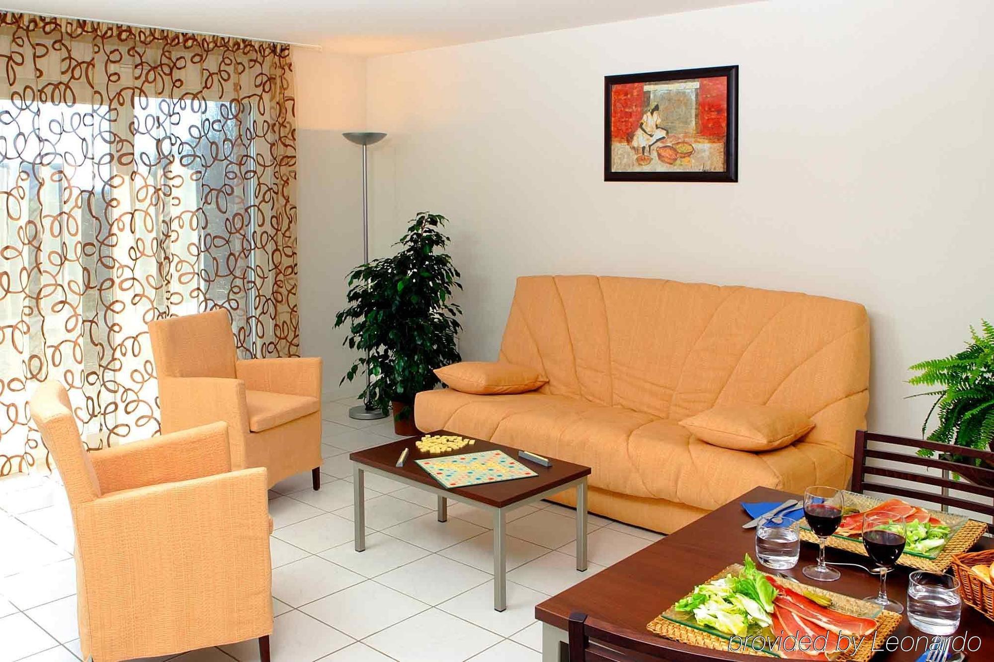 Fasthotel Clermont-Ferrand Gerzat Bagian luar foto